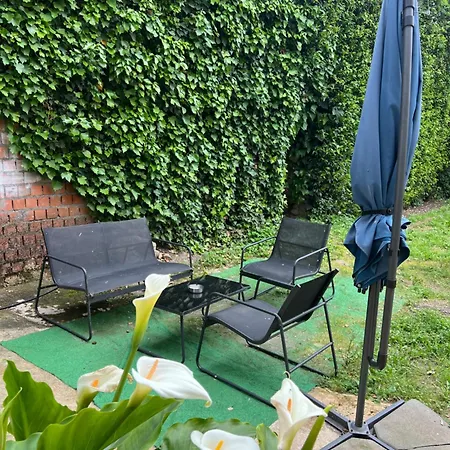 La De Alanah Nyaraló